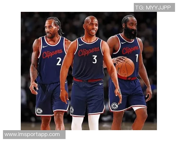 快船官方发布新海报保罗与科林斯携手庆祝胜利展现内外功臣风采