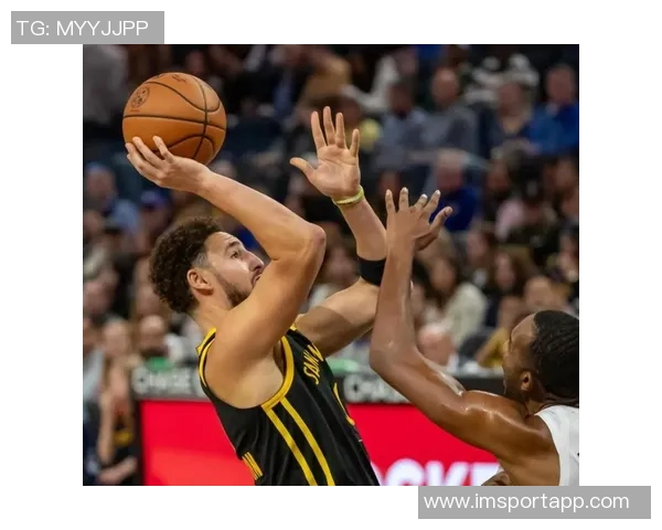 三球本赛季表现下滑愿意离队场均216分69板96助命中率创生涯新低