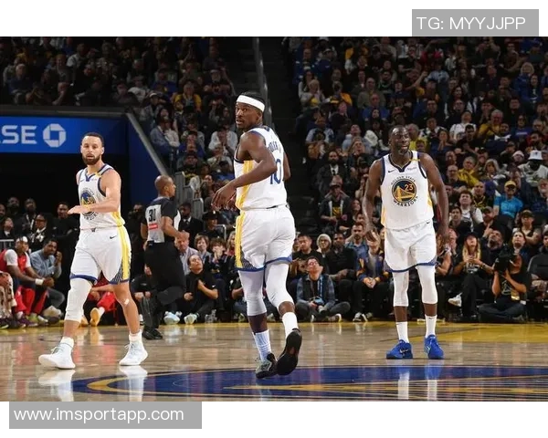 科尔解析勇士战术体系如何围绕库里与追梦构建攻防混乱